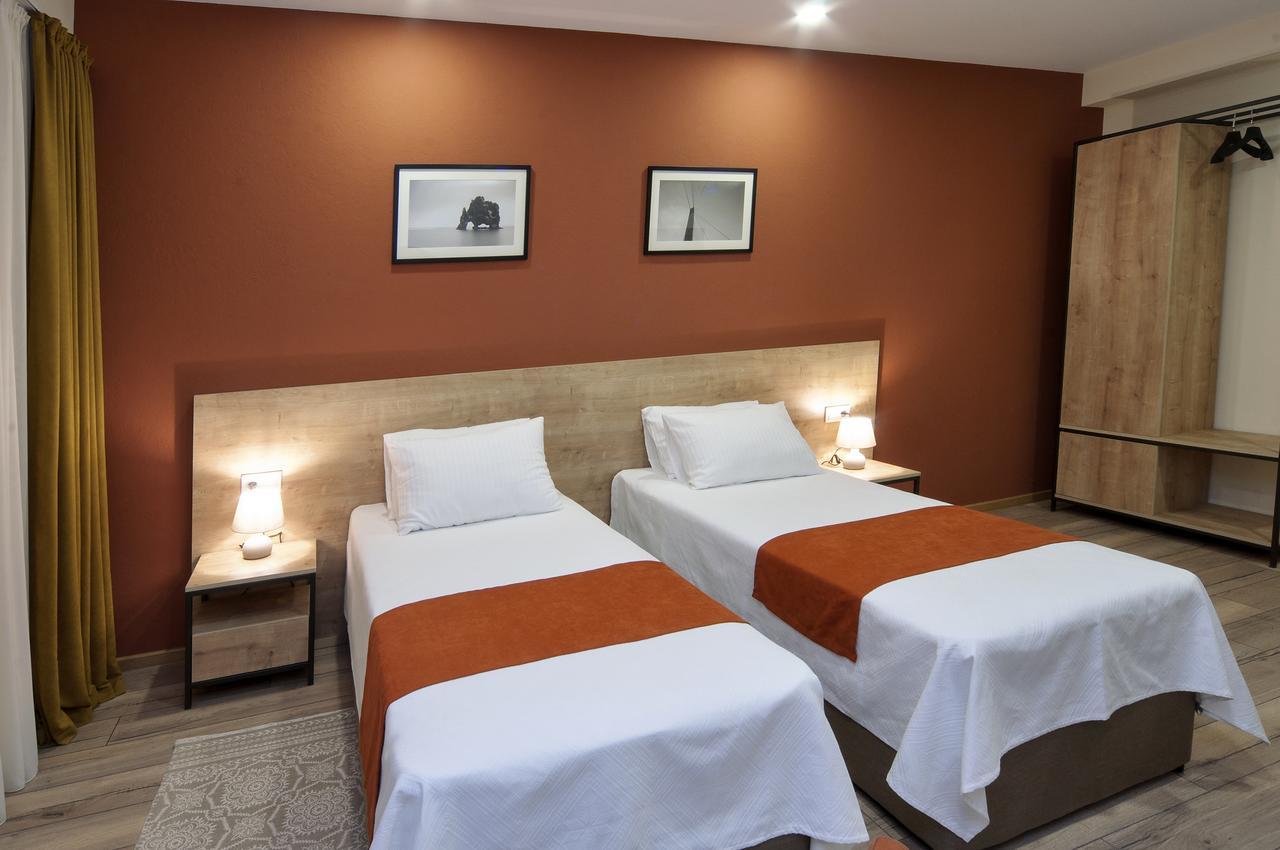 Babaneuris Marani Hotel Bagian luar foto