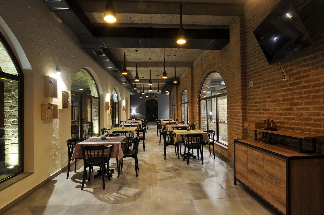 Babaneuris Marani Hotel Bagian luar foto